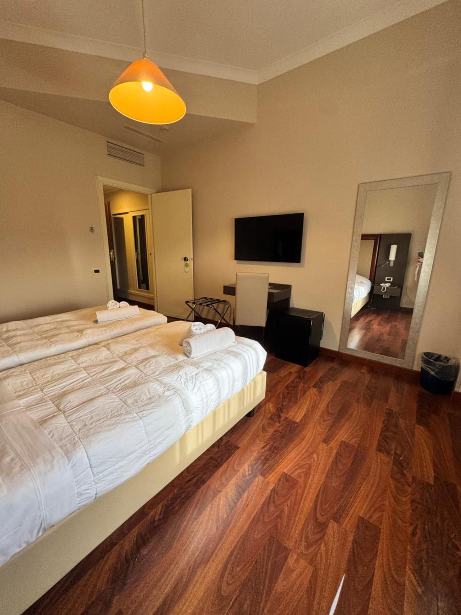 Grand Hotel Lamezia Lamezia Terme Buitenkant foto