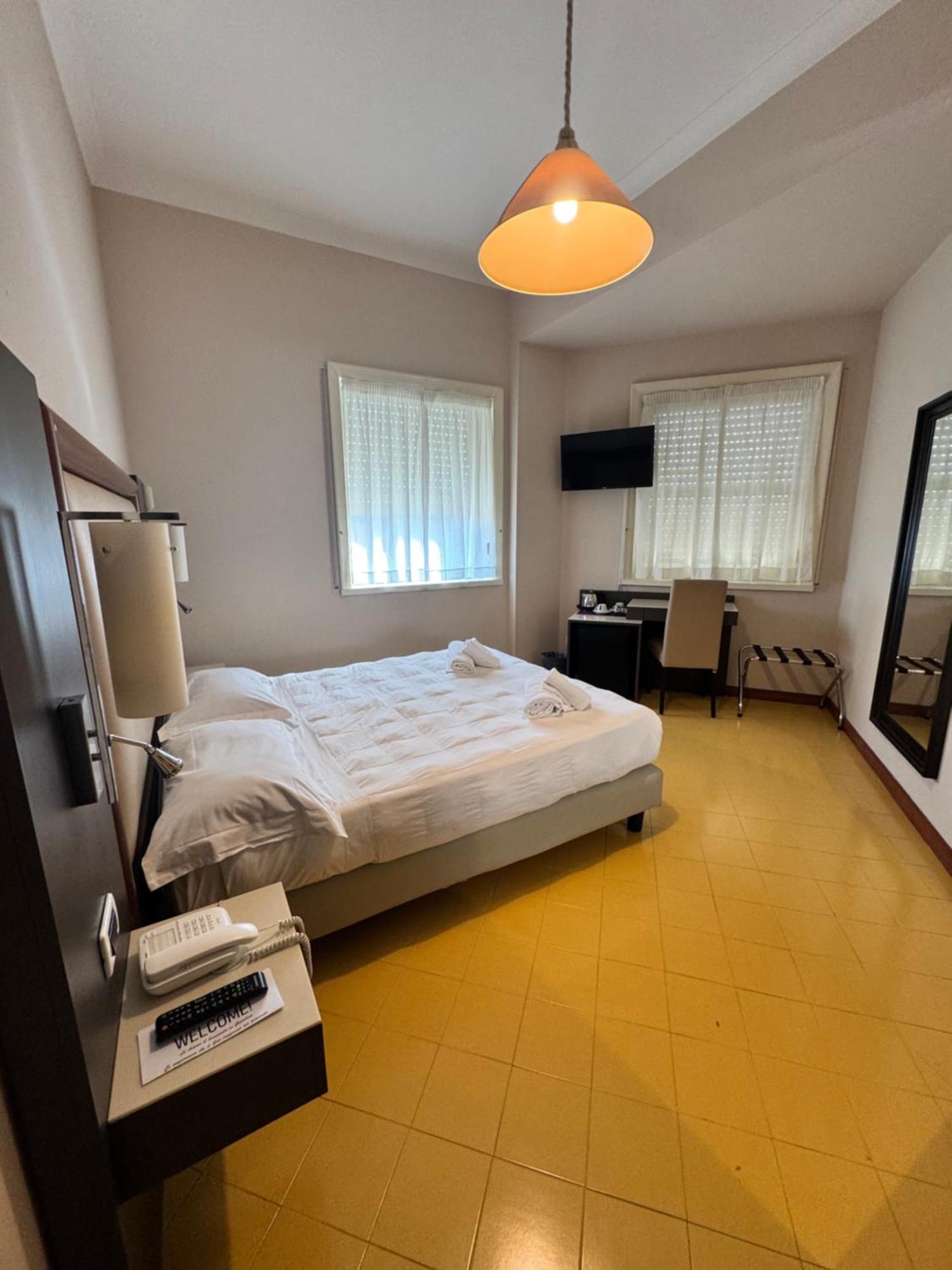 Grand Hotel Lamezia Lamezia Terme Buitenkant foto